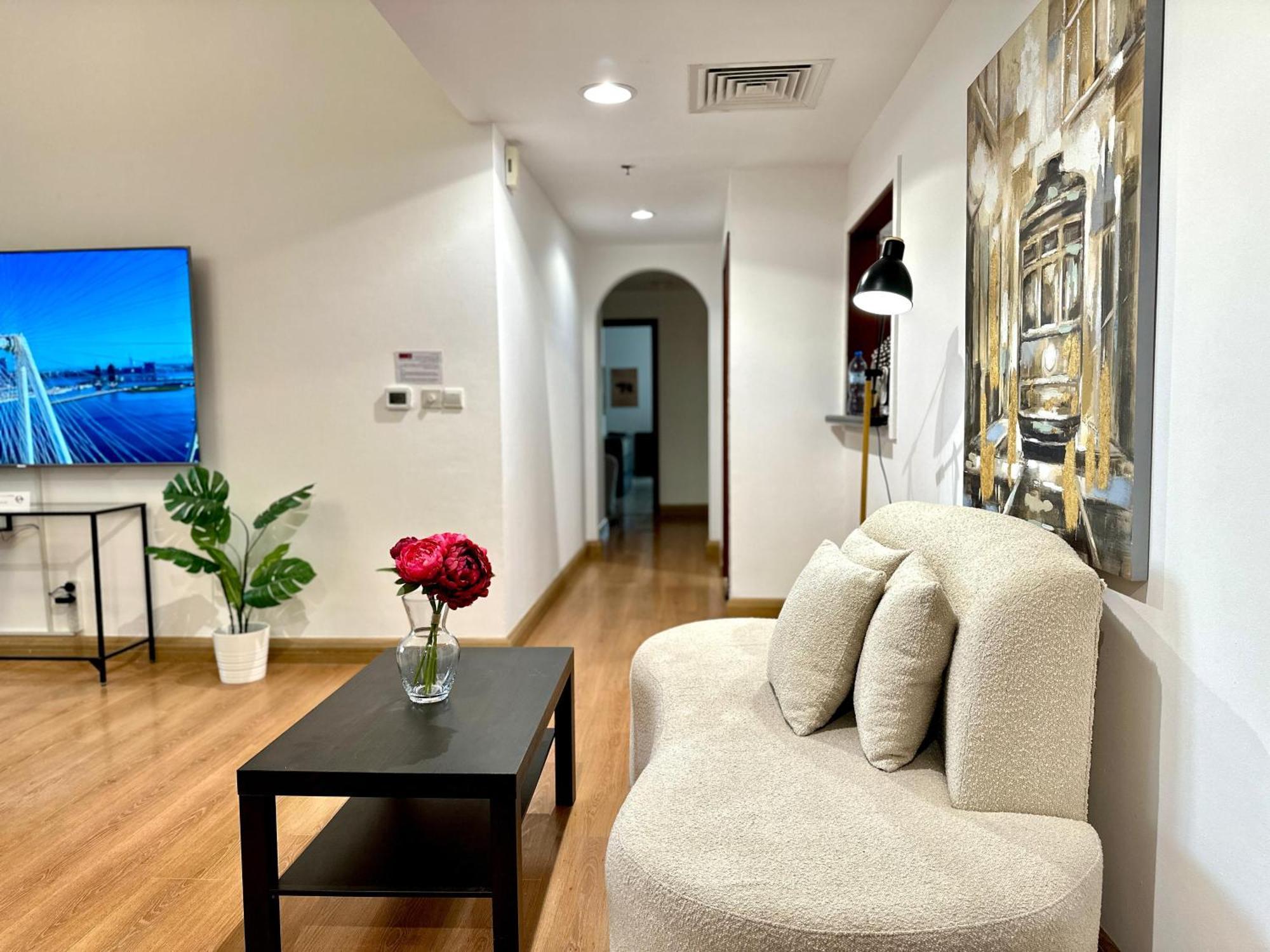 Beautiful 2br & 4br On Jbr Beach, Walking Distance To Bluewaters Island - By Sunkissed Homes Appartement *
